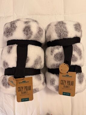 Northeast Outfitters Cozy Polar Plush Throw Blanket - White & Gray Animal Print